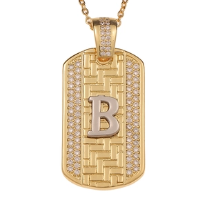 Collar hip hop de placa dorada con textura trenzada, circonitas y letra B plateada central