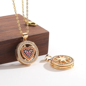 Gouden ketting met draaibare hanger hart en ster versierd met gekleurde zirkoon
