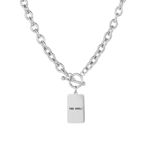 Collar de acero de titanio plateado con cierre en T y colgante grabado The Soul