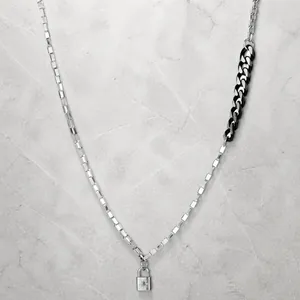 Collana con Pendente a Lucchetto in Acciaio al Titanio Hip Hop Punk con Motivo a Stella Catena Mista Asimmetrica Unisex