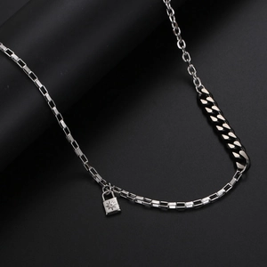 Collana in acciaio al titanio con ciondolo a lucchetto e catena mista a maglia cubana