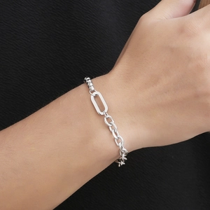 Unisex Silber Titanstahl Armband mit geometrischen Gliedern und strukturierten Perlen