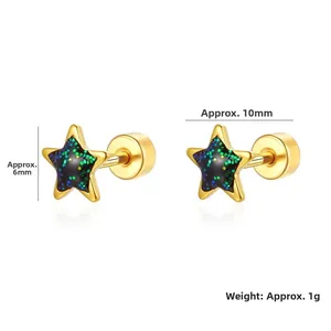 Makroaufnahme der 6x10mm Gold-Sternstecker mit blau-grünem Glitzer im Galaxie-Design