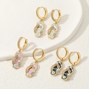 Evil Eye slipper hangoren set in goud met witte, roze en zwarte details voor dames