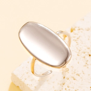 Anello in acciaio inossidabile lucido argento con grande faccia ovale e regolabile