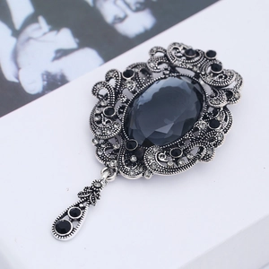 Retro crystal oval brooch with female head portrait and pear-shaped drop pendant