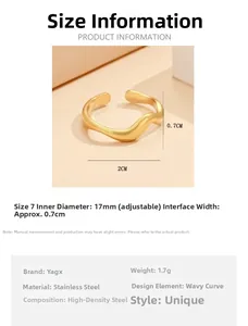 Detailansicht des goldenen Wellenrings aus Edelstahl mit Maßen und 1,7g Gewicht