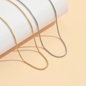 Collier Minimaliste en Acier Inoxydable Chaîne Vénitienne pour Hommes Femmes Plaqué Or 18K Ras du Cou Géométrique Bijoux DIY