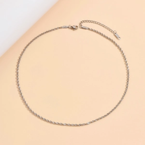 Collana a onde in acciaio inossidabile lucido con chiusura a moschettone ed estensione