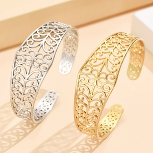 Vintage Palace Style Hollow Flower Stainless Steel Open Bangle For Women Vacuum Plated 18K Gold C-Shaped Bracelet Jewelry