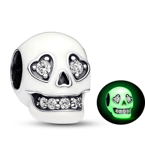 Luminous skull charm with heart eyes and green glow in dark for DIY bracelets