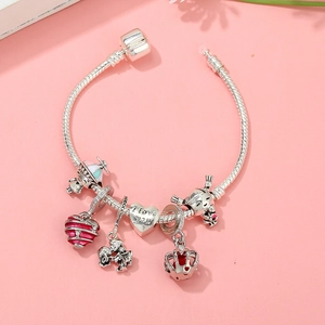 Bracciale a catena serpente d'argento con ciondoli a cuore e incisione 'I love you'