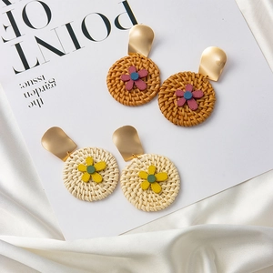 Bohemian Rattan Woven Flower Drop Earrings For Women Vintage Alloy Straw Geometric Round Earrings Beach Resort Jewelry