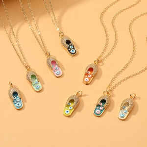 Collana con Ciondolo a Infradito in Rame Placcato Oro Con Zirconia Smalto Malocchio Collane a Ciabatta Gioielli Moda Donna
