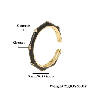 Detailansicht des 3mm Kupferrings mit schwarzer Emaillierung und Zirkon-Inlay-Design