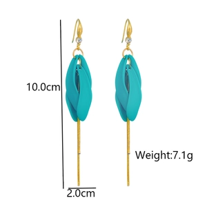 Detail showing 10cm tassel petal earrings with size and 7.1g weight specifications