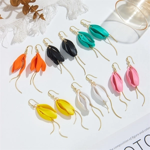 Original Design Matte Acrylic Petal Drop Earrings For Women Long Gold Tassel Leaf Earrings With Rhinestone Accent Fashion Jewelry
