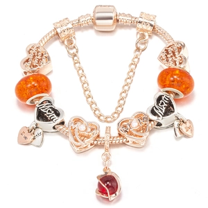 Bracelet à breloques DIY argenté avec perles ambre orange et pendentifs cœur Mom