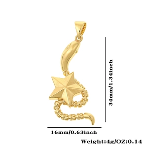 Vista detallada del colgante de serpiente y estrella de oro 18K con medidas de tamaño