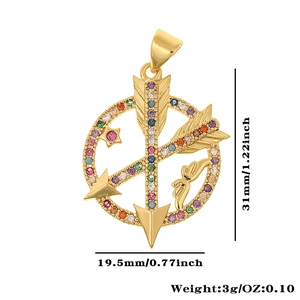 Detailansicht des Hexagramm-Anhängers mit bunten Zirkonia und Maßen 31mm x 19,5mm