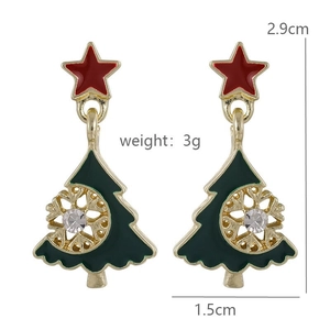 Detailed view of Christmas tree earrings with dimensions 2.9cm by 1.5cm and weight of 3g