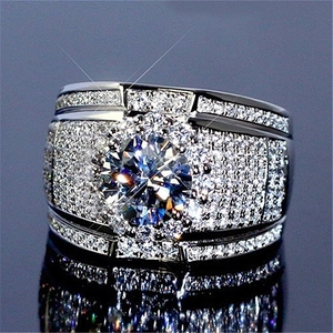 Anello Fascia Larga da Uomo di Lusso Con Zirconia Rotonda Halo Pavé in Rame Colore Argento Hip Hop Matrimonio Gioielli