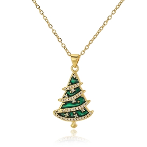 Detail van kerstboom hanger met groen emaille en sprankelende witte zirkonia steentjes