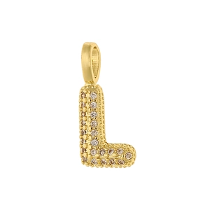 Vue macro d'un pendentif lettre L plaqué or orné d'un micro-pavage de oxydes de zirconium