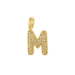 Gros plan du pendentif lettre M en or 18K orné de zircons blancs sertis en micro-pavé