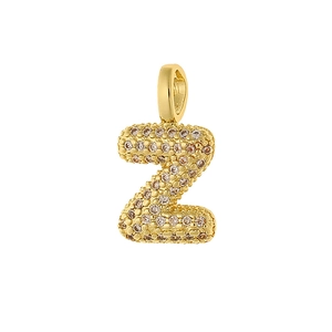 Détail du pendentif lettre Z doré orné de micro-pavés de pierres en zircone cubique