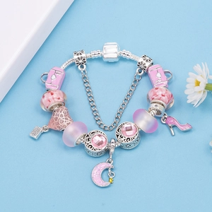 Bracciale a catena in argento con cristalli rosa e ciondoli a forma di scarpe trendy