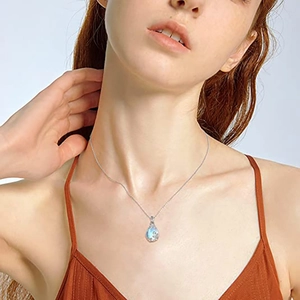 Collar vintage de plata s925 con colgante de piedra de luna y detalles de flores