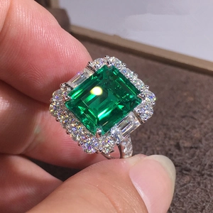 Emerald Cut Green Zircon Ring Copper Luxurious Halo Design Baguette Side Stones Vintage Jewelry For Women Elegant