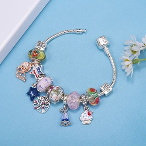 Pulsera de dijes DIY con cuentas de vidrio coloridas y cadena de serpiente plata