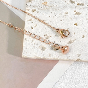 Pulsera clásica de cuentas de oro rosa con números romanos y cierre de mosquetón ajustable