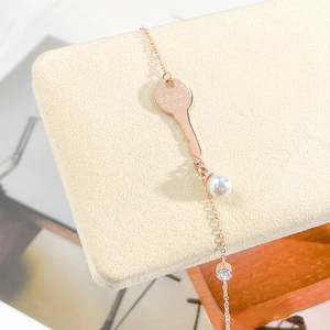 Tobillera de Plata de Ley 925 con Colgante de Llave para Mujer Bañada en Oro Rosa con Perla Artificial y Circonitas Joyería Elegante