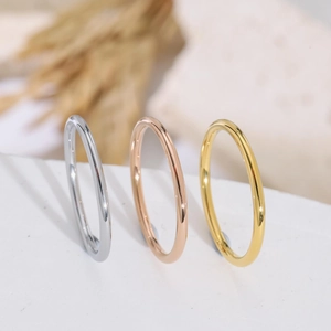 Bague Empilable Ultra Mince en Acier Inoxydable pour Femme Or Or Rose Argent Anneau Lisse Poli Bijoux de Mode