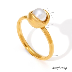 Elegant 18k gold plated titanium steel ring with an 8mm white pearl in a shell setting