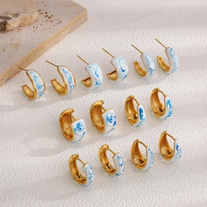 Blue and white enamel 18K gold hoop earrings set with marble patterns in Chinese style