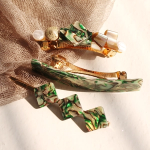 Vintage shell texture hair clip set with resin marble patterns and gold alloy base