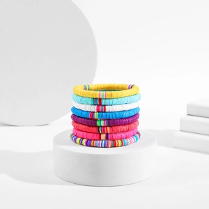 Böhmisches buntes Heishi-Polymer-Ton-Perlenarmband-Set für den Sommerstrandurlaub