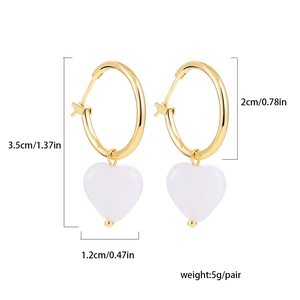 Dimensions détaillées des boucles d'oreilles créoles avec pendentifs en pierre cœur
