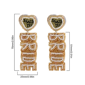 Details von Brautohrringen mit Perlen, Herzform 'I SAID YES' und 'BRIDE' Schriftzug