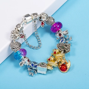 Pulsera de cuentas coloridas con dijes de dragón, perlas de vidrio y cadena ajustable