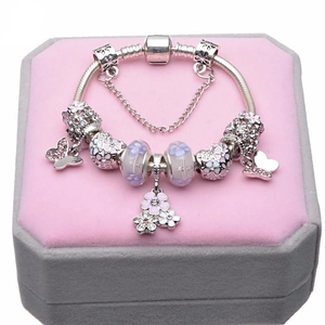 Bracelet à Charms en Alliage et Perles de Verre de Murano Violettes pour Femmes Pendentif Papillon et Fleur Chaîne Serpent Bijoux