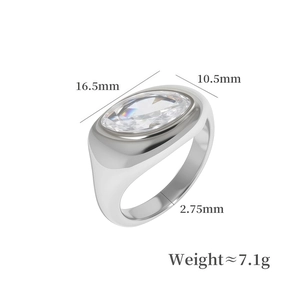 Detailed macro view showing the 16.5mm oval zircon inlay and 7.1g titanium steel band