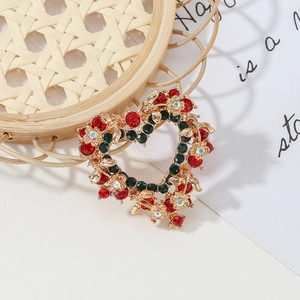 Broche de Noël exquise en forme de cœur avec strass rouges et verts et fini doré