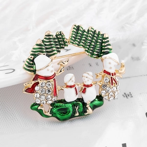 Christmas Snowman Family Wreath Brooch Alloy Enamel Xmas Tree Pin Rhinestone Party Jewelry Gift For Women Men