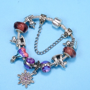 Pulsera DIY para niños con cuentas de vidrio púrpura y colgante de corazón cumpleaños