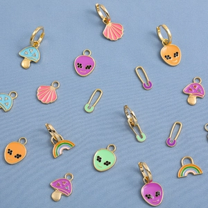 Orecchini a Cerchio in Lega Smaltata con Strass Alieno Fungo Arcobaleno Conchiglia Spilla da Balia Gioielli Y2K Donna